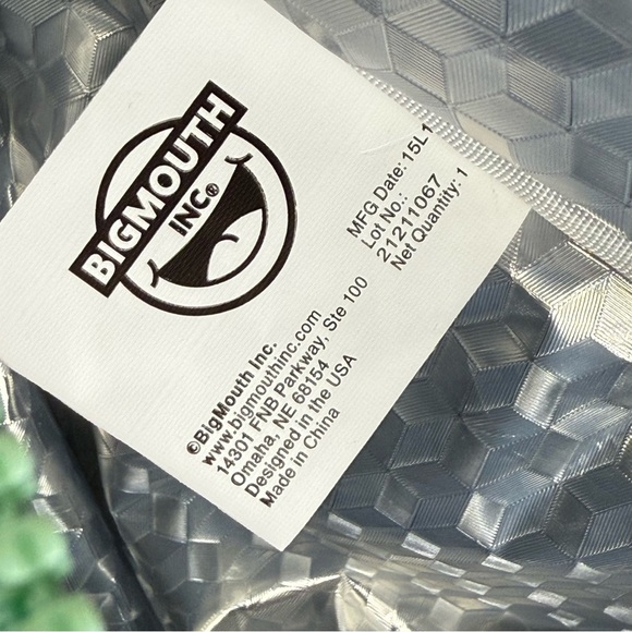 Big Mouth Classic Woody Insulated Cooler Bag - Picture 6 of 9